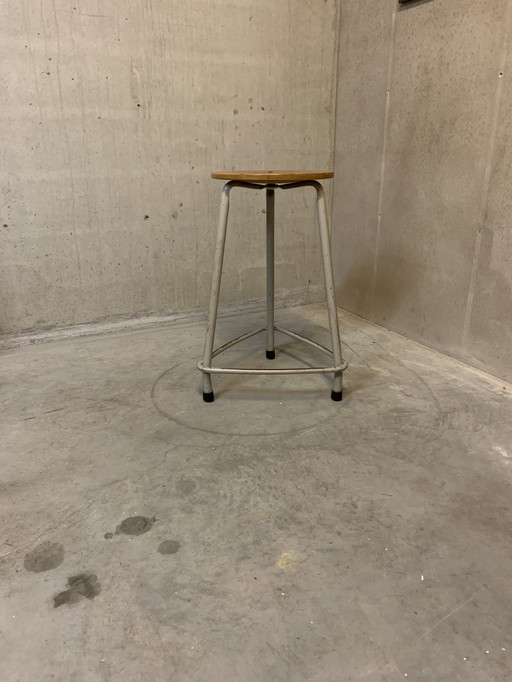 Friso kramer stool for Ahrend the Circle