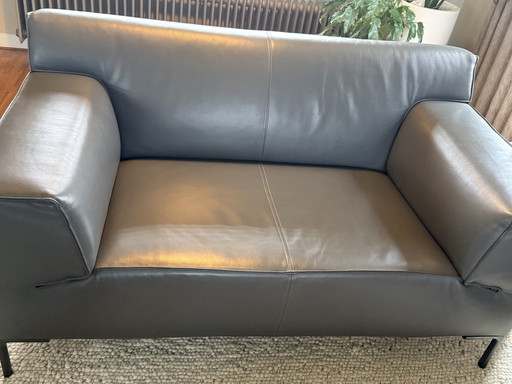 Divano a due posti Bloq in pelle antracite, design disponibile in magazzino