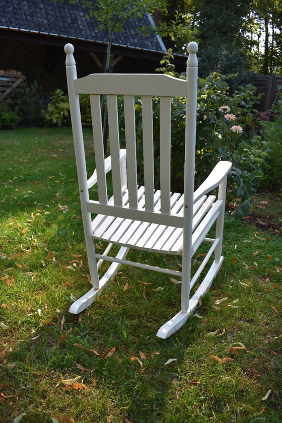 Image 1 of Chaise à bascule classique en bois blanc