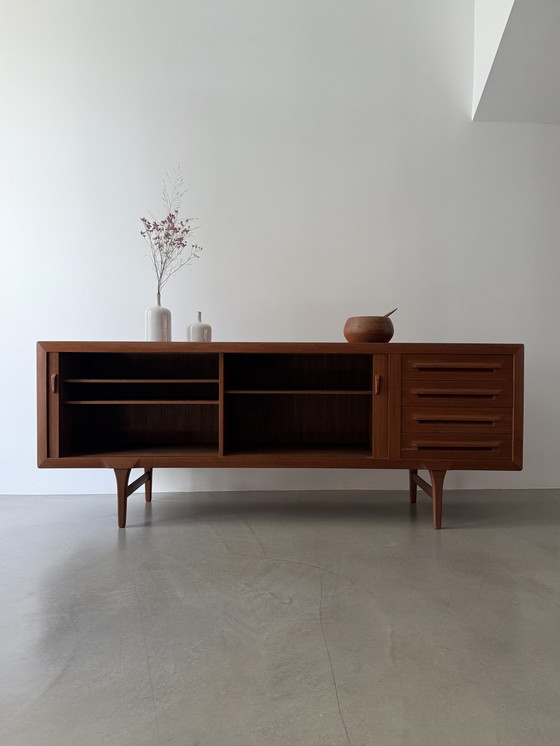 Image 1 of Ib-Kofod Larsen para aparador de teca Faarup Mobelfabrik, Dinamarca, años 60