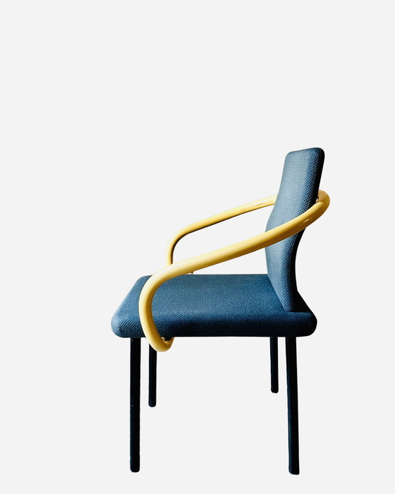 Image 1 of 4x Mandarin stoel van Ettore Sottsass voor Knoll, 1986 - Blauwe stof, armleuningen in bamboelook