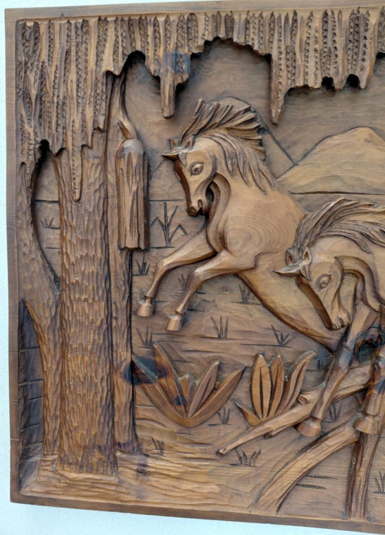 Image 1 of Tableau en bois sculpté,  bas relief