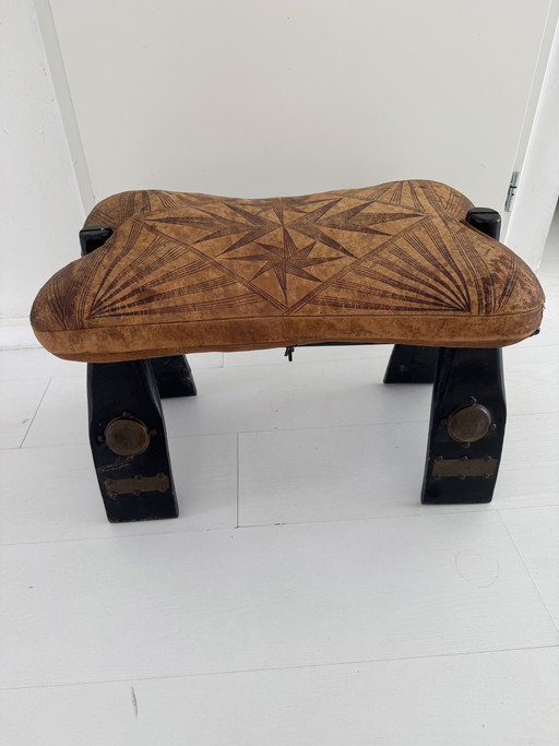 Pouf vintage da sella di cammello