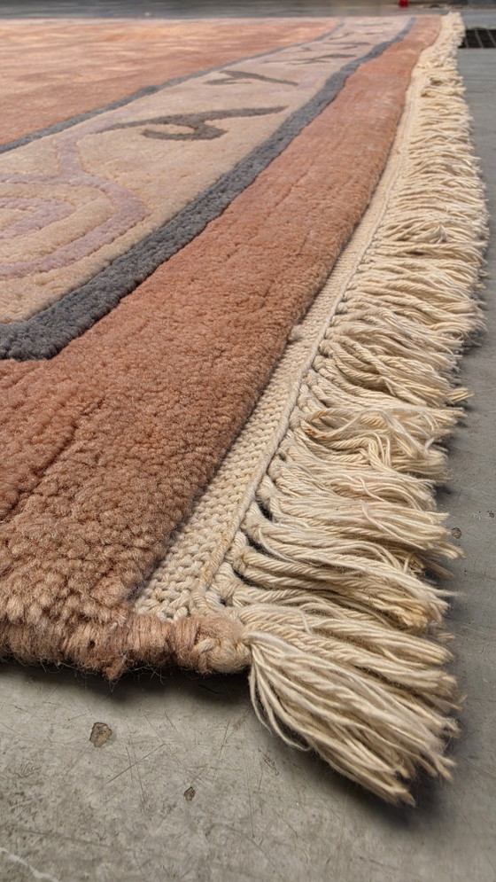 Image 1 of Handgeknüpfter orientalischer Wollteppich im modernen Nepal-Stil, zartrosa, 256 x 352 cm