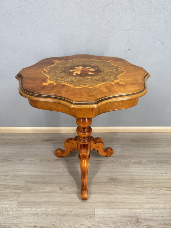 Image 1 of Französischer Beistelltisch aus Holz Weintisch mit Intarsien