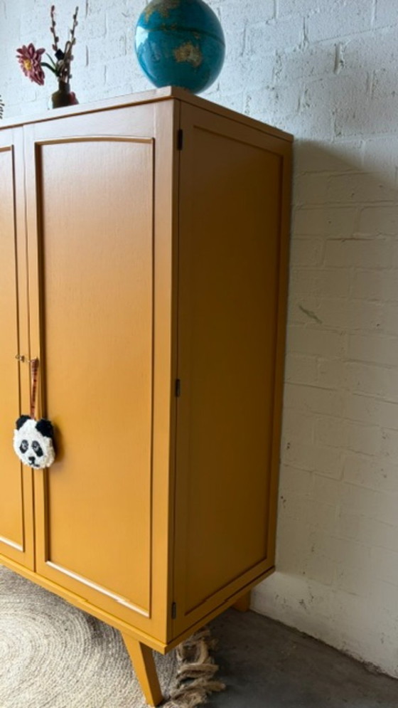 Vintage Mid-Century Wardrobe Restyled – Wood (photo 4 of 14)