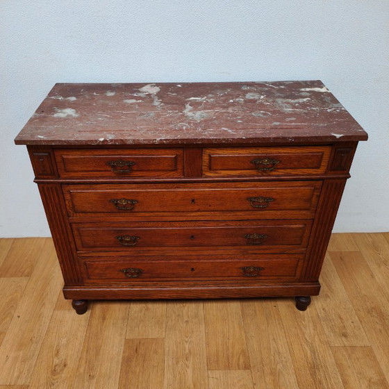 Image 1 of Comò antico, cassettiera, mobile da bagno con piano in marmo.