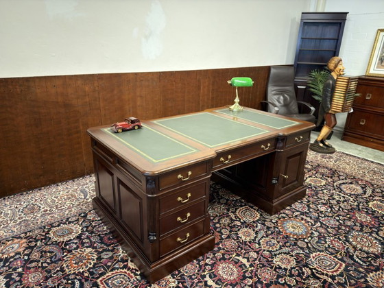 Scrivania da Partner Vintage Inglese Classica – Scrivanie, Leather, Wood (photo 2 of 20)