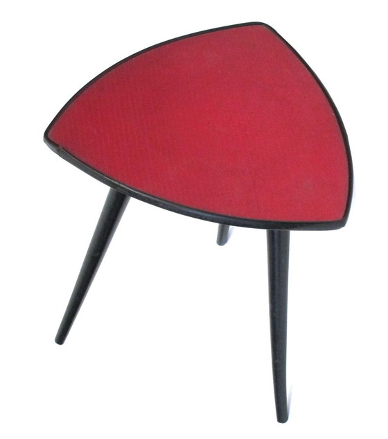 Image 1 of Table d'appoint triangulaire vintage des années 50