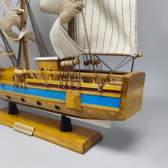 Image 1 of 1970s Astonishing HMS Endeavour Model Ship. Hecha a mano. Fabricado en Inglaterra