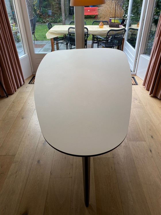 Image 1 of Dining room table Leolux type Bondi