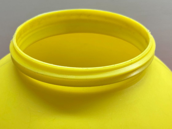 Lampe de Table Ballon Jaune, Yves Christin pour Bilumen, Années 80, Bilumen Yves Christin, Plastique, Modern (photo 6 sur 6)