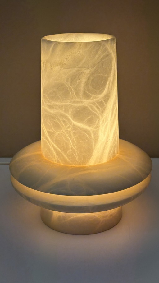 Vintage Alabaster table / night lamp beige cream tones veining