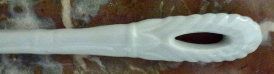 Antieke Porseleinen Suikerstrooier Lepel. – Tafelaccessoires, Porcelain (photo 6 of 6)