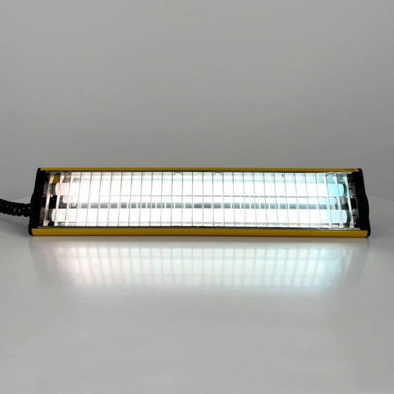 Image 1 of Gele hoek / driehoek neon, jaren 80