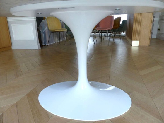 Image 1 of Table " Saarinen Dining Table - Oval " en marbre Statuarietto satiné by KNOLL design Eero Saarinen - 244 cm