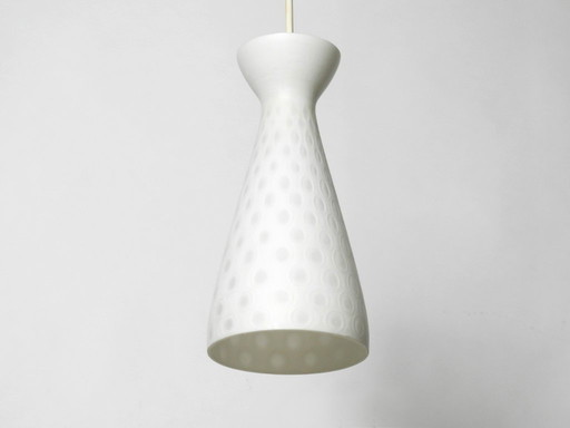 Zeer mooie glazen Diabolo hanglamp uit het midden van de 20e eeuw, ontworpen door Aloys Gangkofner voor Peill & Putzler.