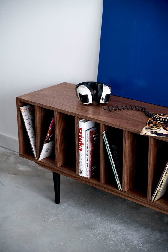 Image 1 of Mobile in vinile color noce O-S09