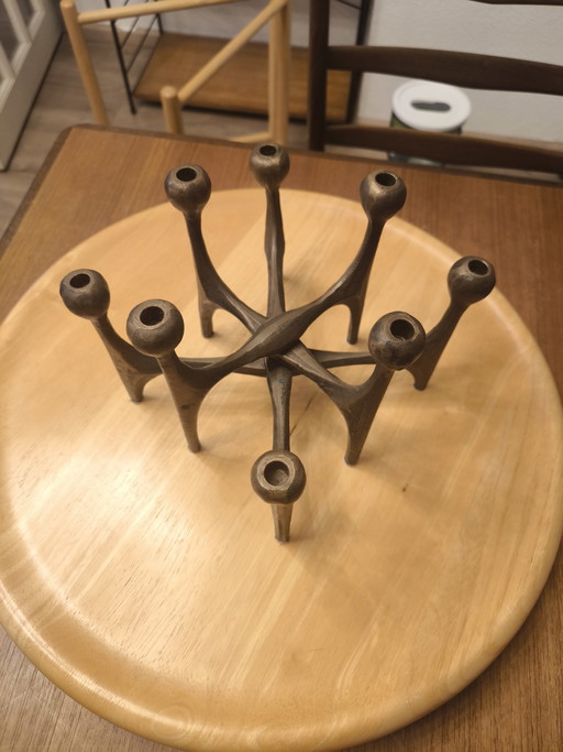 Candelabro brutalista de Michael Harje