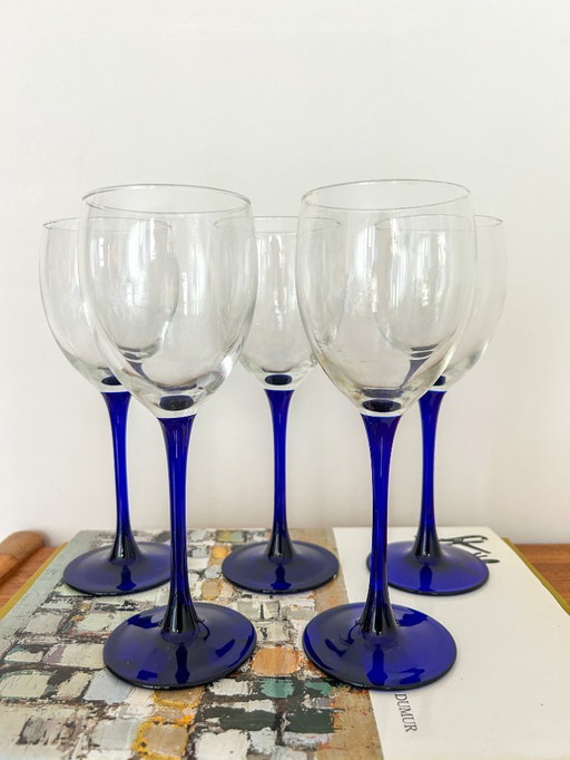 5x vintage wine glass Luminarc France dark blue base