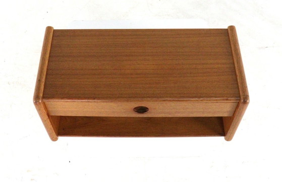 Image 1 of Kai Kristiansen per Vildbjerg pensile credenza piccolo mobiletto vintage danese