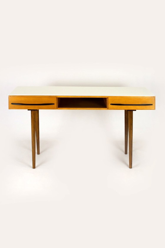 Gerestaureerd schrijfbureau in mid-century modern stijl van Up Zavody, jaren 60. – Glass (photo 7 of 20)