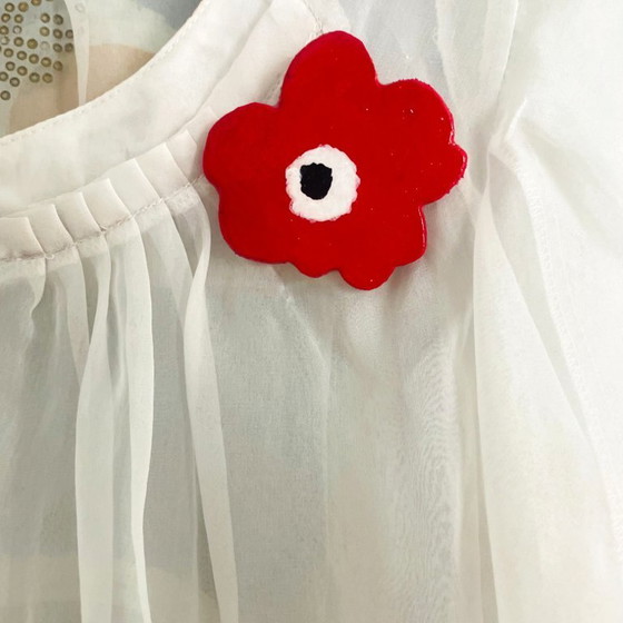 Image 1 of Broche coquelicot rouge en bois faite à la main, style Marimeko