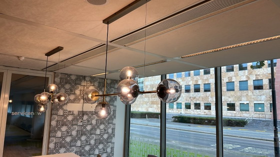 Bolia Orb hanglamp horizontaal, messing met rookglas (2 stuks), Hanglampen, Metaal, Gold, Modern (foto 4 van 5)