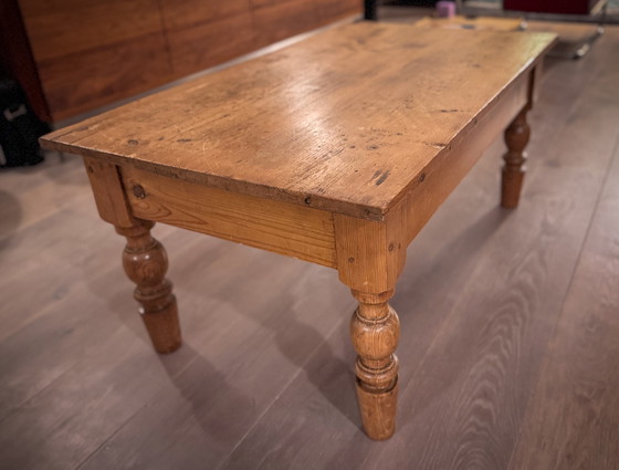 Image 1 of Couchtisch Antike Kiefer in gutem Zustand