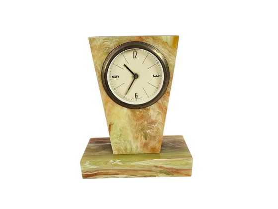 Image 1 of Pendule - Marbre - Style Art déco - mécanisme à remontage - Seconde moitié du XXe siècle