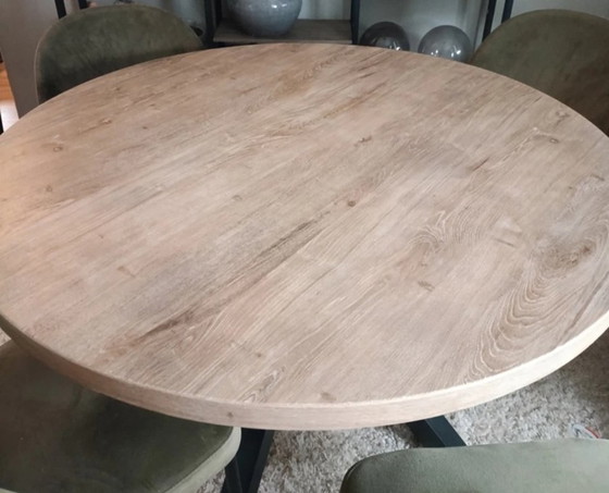 Image 1 of Table de salle à manger ronde en MDF avec pieds croisés, 120 cm