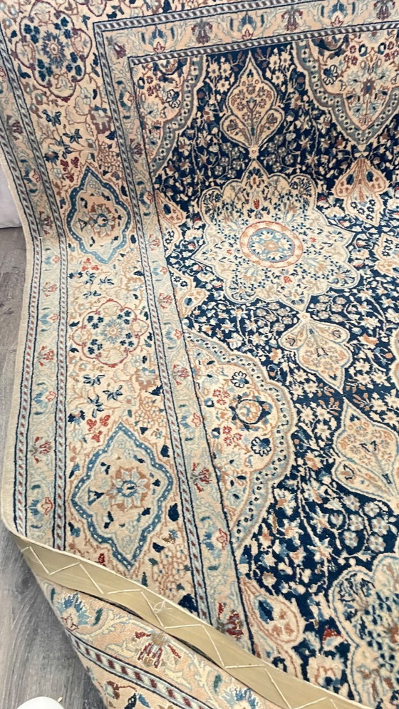 Image 1 of Tapis persan Nain en soie avec certificat