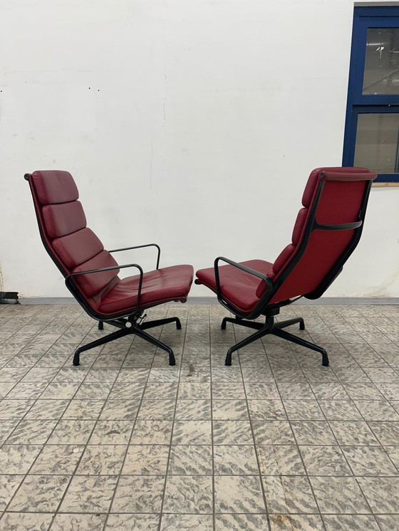 Image 1 of Vitra | Eames | Ea222 | Rood