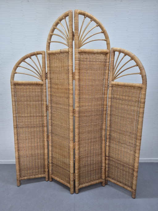 Meuble de séparation vintage en rotin et bambou.
