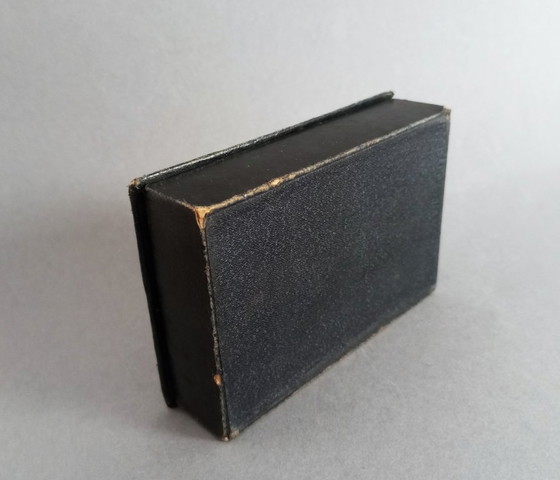 Image 1 of Boîte en cuir du Wiener Werkstatte pour SIG Max Schmidt, fabrique de lampes et de métaux, Vienne 1910