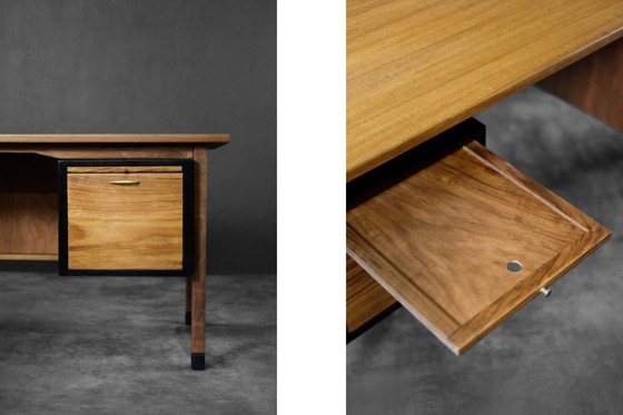 Image 1 of Großer dänischer Schreibtisch im Mid-Century-Stil aus braunem Teakholz, 1960er Jahre