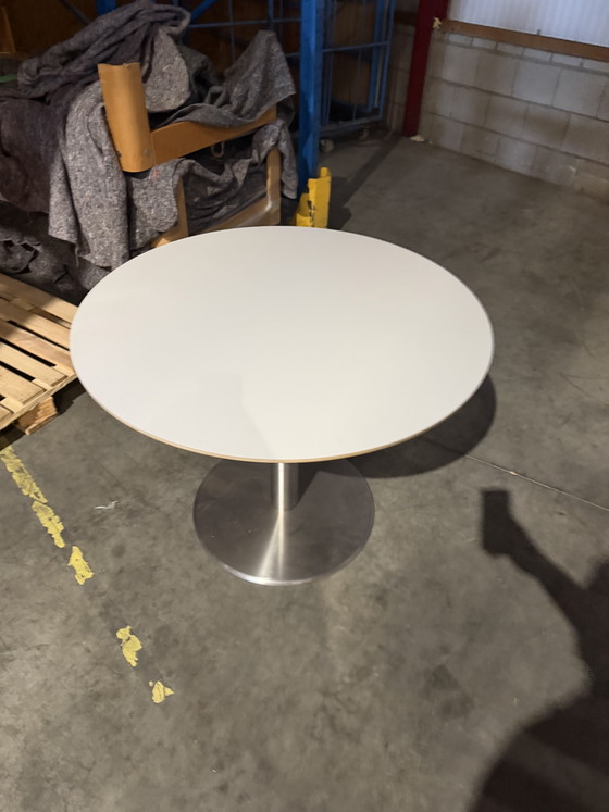 Image 1 of Artifort dining table Pierre Paulin design