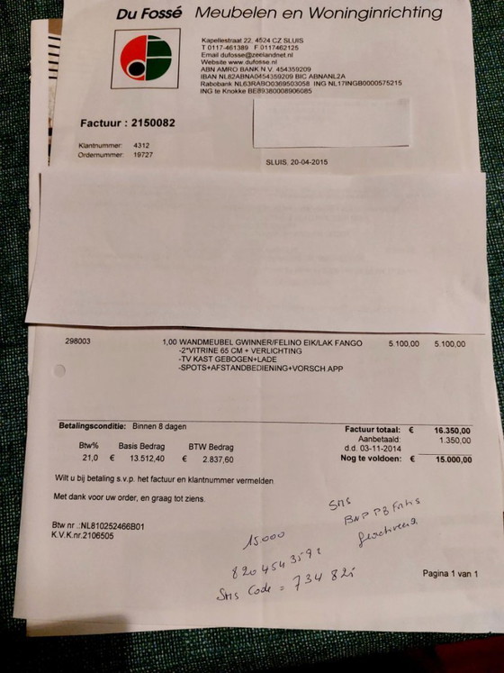 Image 1 of Mobile TV a parete Gwinner in rovere con 2 vetrine e illuminazione integrata.