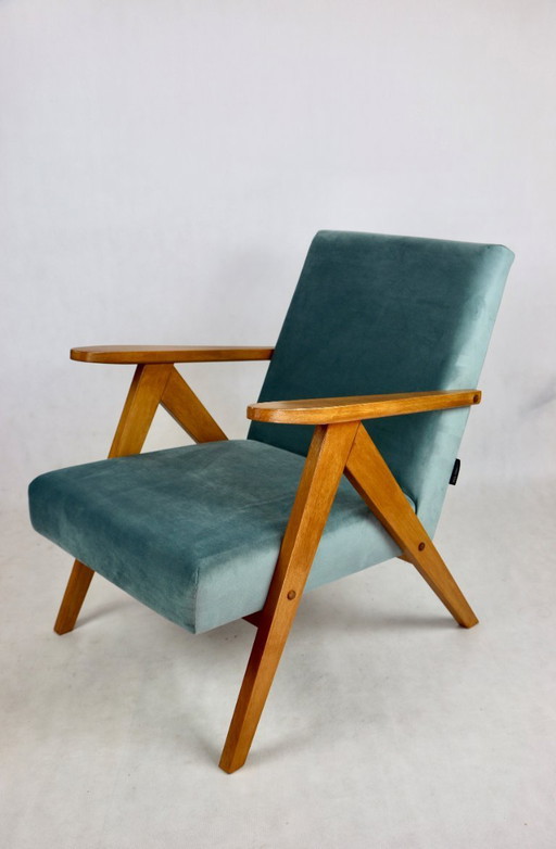 Fauteuil modèle B-310 en velours bleu clair, années 1970