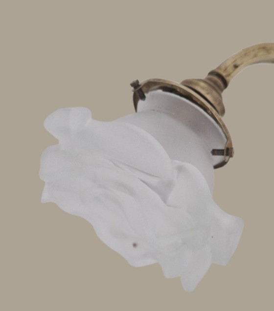 Image 1 of Jugendstil-Wandleuchte aus vergoldeter Bronze – Tulpenförmiger Schirm aus mattiertem Glas – Um 1900