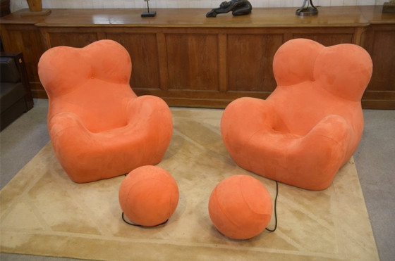 Pair of "Mamma" Armchairs with Footrests After Gaetano Pesce – Textile (photo 6 of 7)