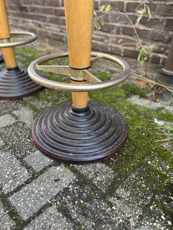 Image 1 of 4 krukken met gietijzeren voeten 
