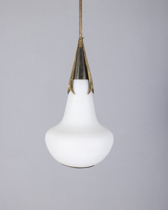 Image 1 of Vintage kroonluchter Stilnovo van messing en opaline glas uit 1960