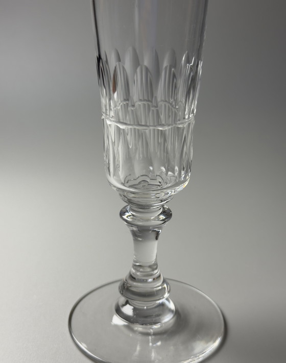 Image 1 of Set van 5 Val Saint Lambert Théodora kristallen champagneflutes – Antiek handgeslepen kristal, gedocumenteerd in de catalogus va
