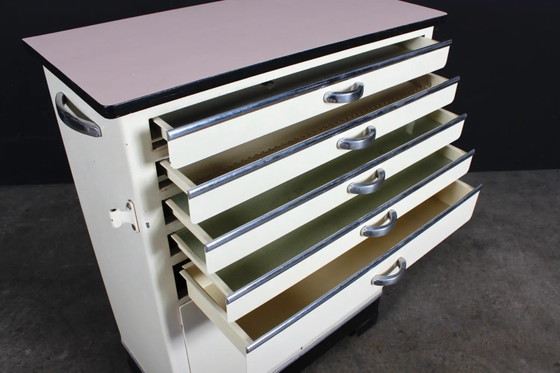 Armoire Vintage Baisch Bauhaus Industrial Design – Commodes, Metal, Glass (photo 11 of 17)