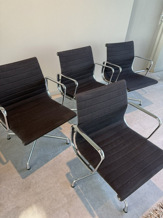 4x Vitra EA 108 Aluminium Chair – Vergaderstoel, Textile (photo 6 of 6)