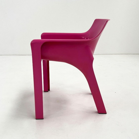 Fauteuil Rose Gaudi par Vico Magistretti pour Artemide, 1984 – Plastic (photo 5 of 10)