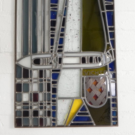 Vidriera con la imagen de un hombre con una lanzadera de telar, VICHTE, década de 1950. – Decoración de pared (photo 4 of 11)