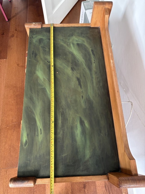 Image 1 of Cassettiera con dettagli in pelle