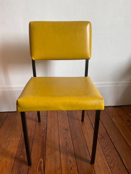 Sedia modernista degli anni '60 – metallo nero e similpelle gialla